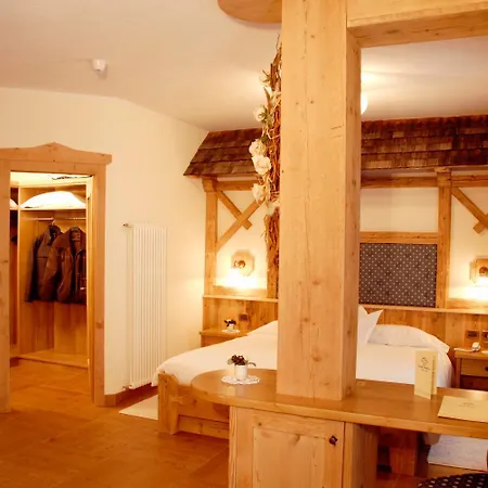 Paradise Hotel 4*