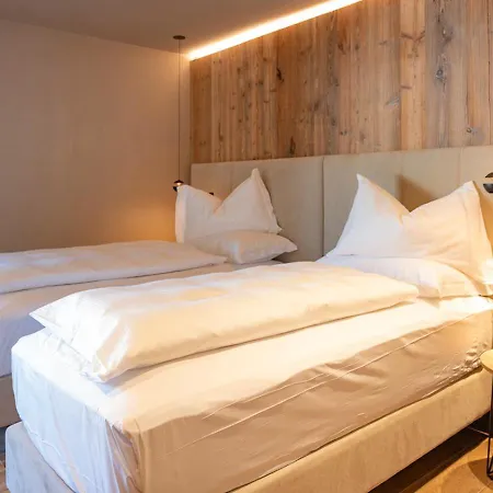 Paradise Hotel