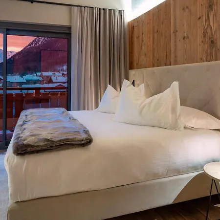 Paradise Hotel 4*