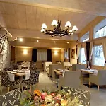 Paradise 4*