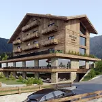 Paradise 4* Ливиньо