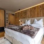 Отель Paradise