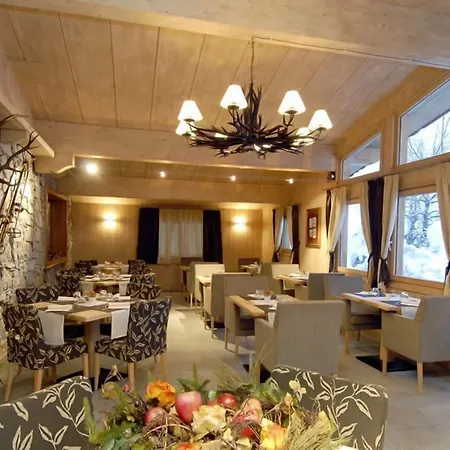 Paradise 4*