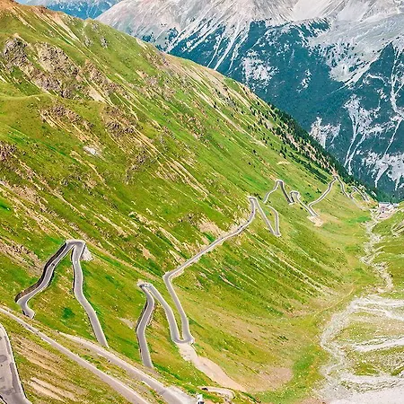 Paradise فندق ليفينو