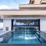 מלון Paradise ליביניו