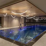 Paradise 4*